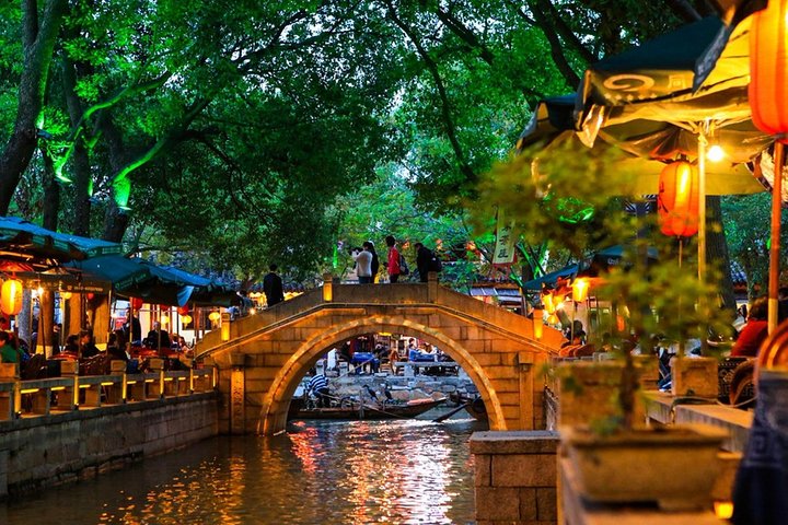 Tongli and Zhouzhuang Water Town Private Day Tour from Suzhou