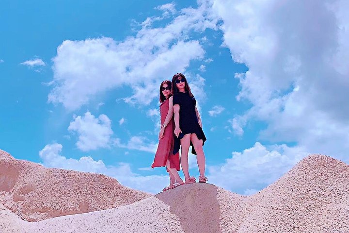 Bintan Sand Dunes and Blue Lakes Half-Day Tour with Lunch