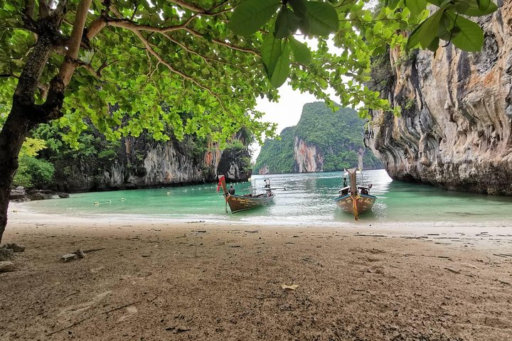 Krabi Hong Island Tour: Charter Private Long-tail Boat