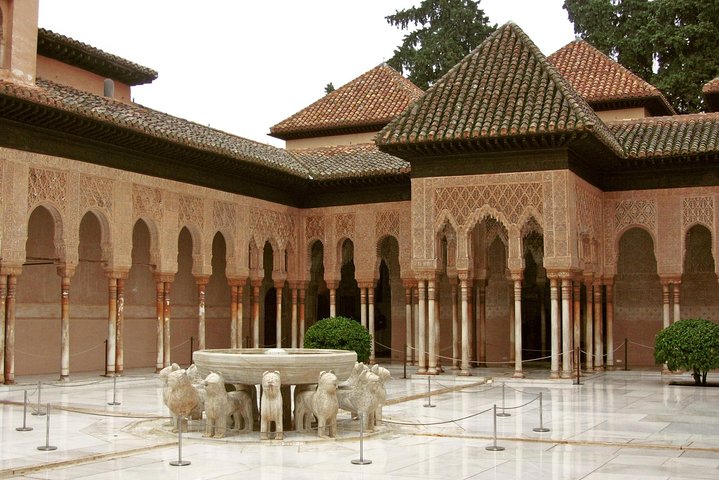 Skip-the-Line Alhambra, Nasrid & Generalife Granada Tour