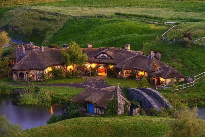 Hobbiton™ Movie Set Walking Tour from Shires Rest