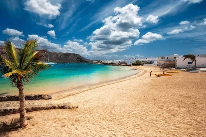 Teguise Market and La Graciosa Island Tour