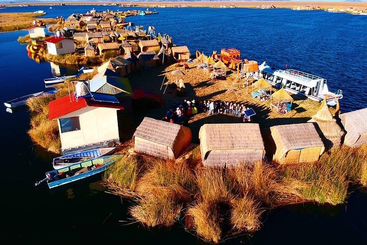 3h Boat Tour to Uros Island from Puno