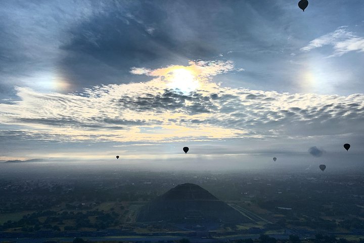 Teotihuacan Hot Air Balloon Flight from Mexico City / Volare