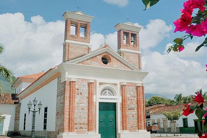 Santa Fe de Antioquia Tour with Western Bridge Visit