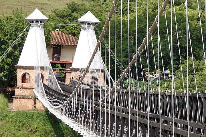 Santa Fe de Antioquia Tour with Western Bridge Visit