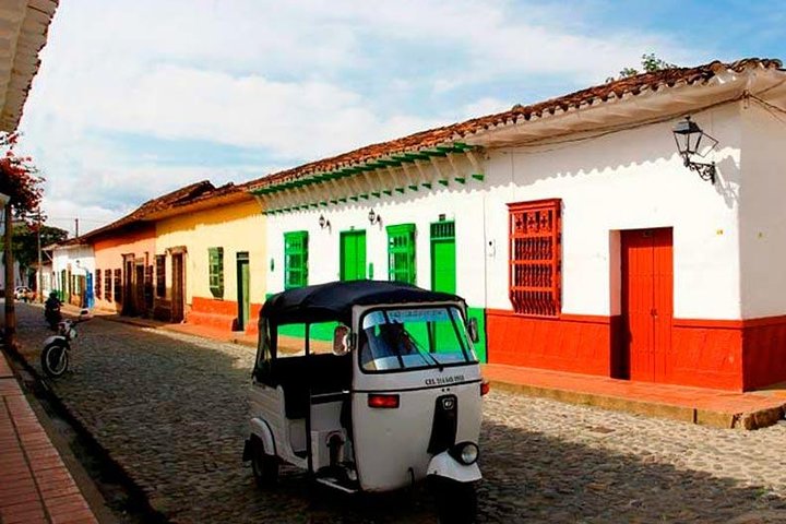 Santa Fe de Antioquia Tour with Western Bridge Visit