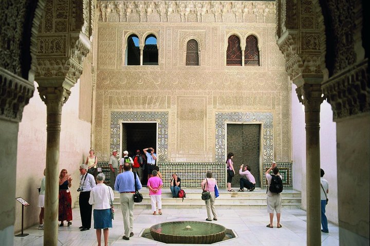 Skip-the-Line Alhambra, Nasrid & Generalife Granada Tour