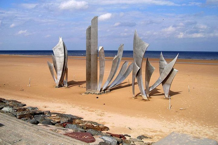 Normandy American D-Day Experience - Group tour from Bayeux