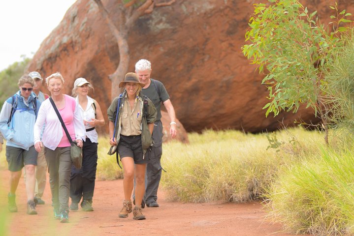 Full Uluru Base Walk at Sunrise Including breakfast
