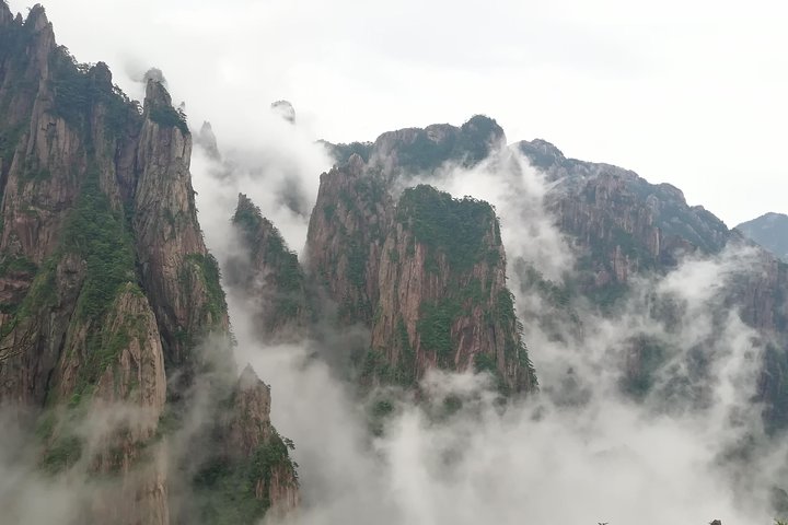 2-Day Yellow Mountain All-Inclusive Mini Group Tour