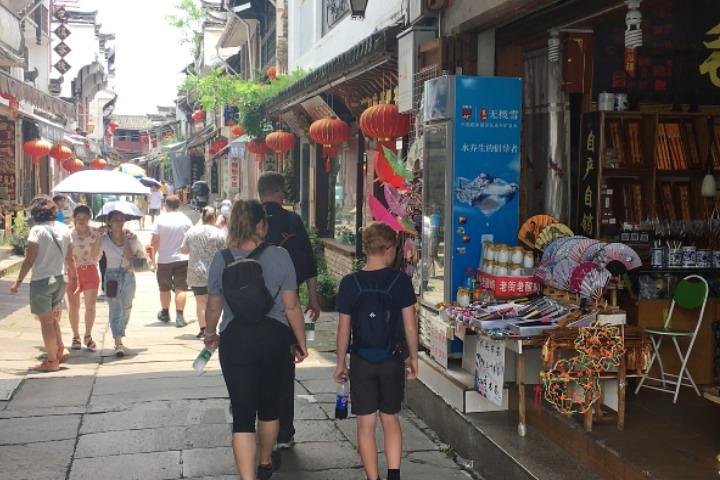 2-Day Yellow Mountain All-Inclusive Mini Group Tour