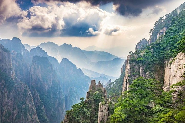 2-Day Yellow Mountain All-Inclusive Mini Group Tour