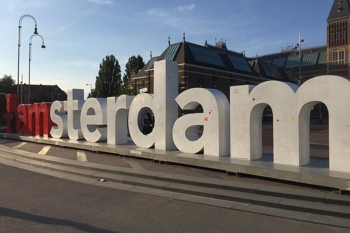 Private Taxi Transfer from Zaanse Schans Windmills to Amsterdam