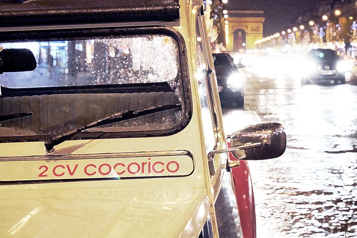 Paris and Montmartre 2CV Tour by Night with Champagne