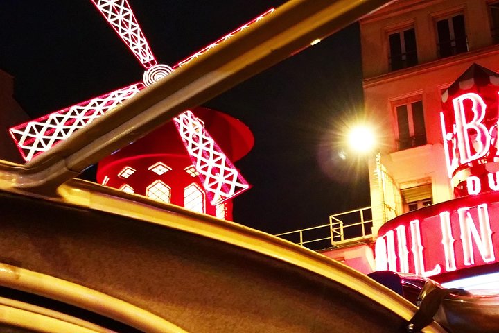 Paris and Montmartre 2CV Tour by Night with Champagne