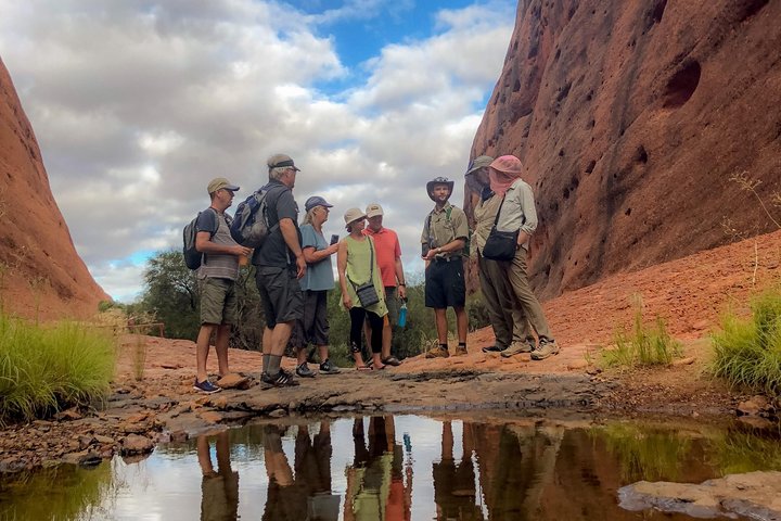 Kata Tjuta Small-Group Tour Including Sunrise and Breakfast