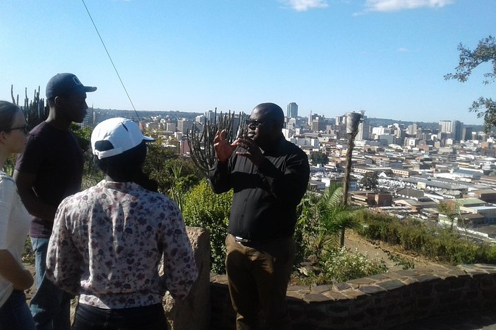 Harare City Tour & Zimbabwe Highlights