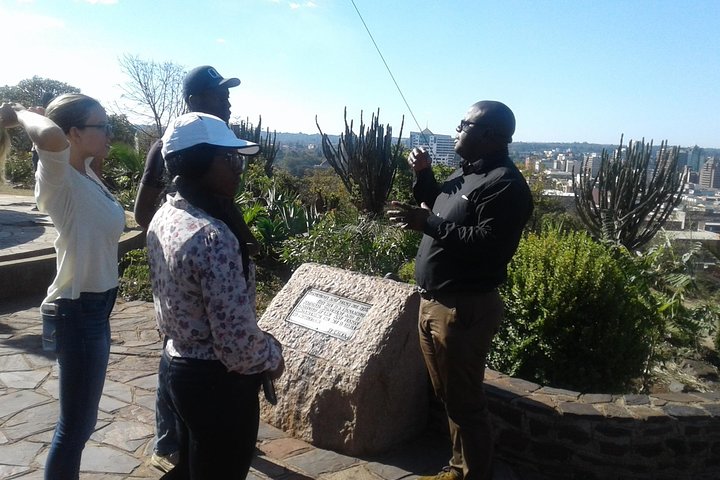 Harare City Tour & Zimbabwe Highlights