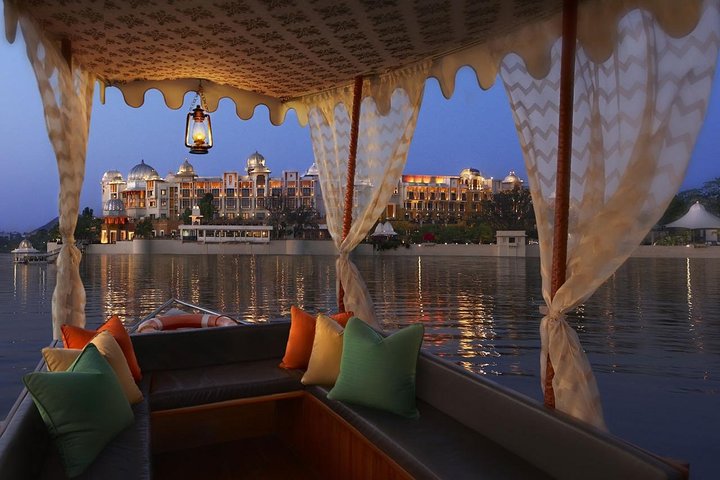 Private One Way Transfer From Mount Abu To Udaipur in AC Vehicle