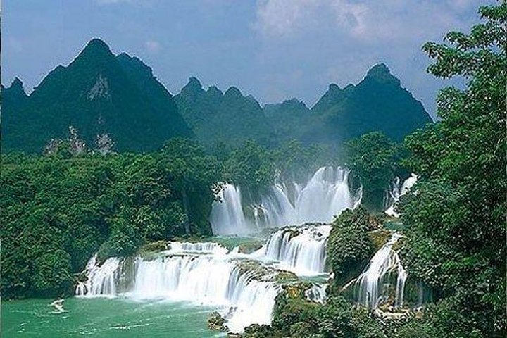 Private Tour to Gulong Canyon with Glass Bridge and Water Falls from Guangzhou