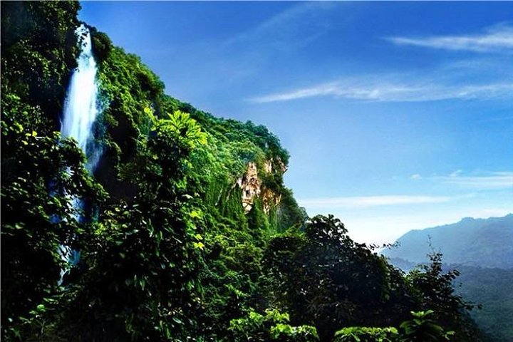 Private Tour to Gulong Canyon with Glass Bridge and Water Falls from Guangzhou