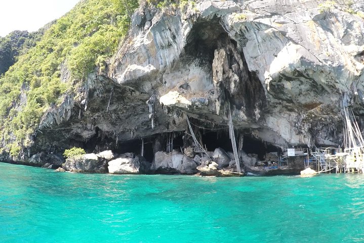 Phi Phi Islands Adventure Day Trip w/ Seaview Lunch by V. Marine