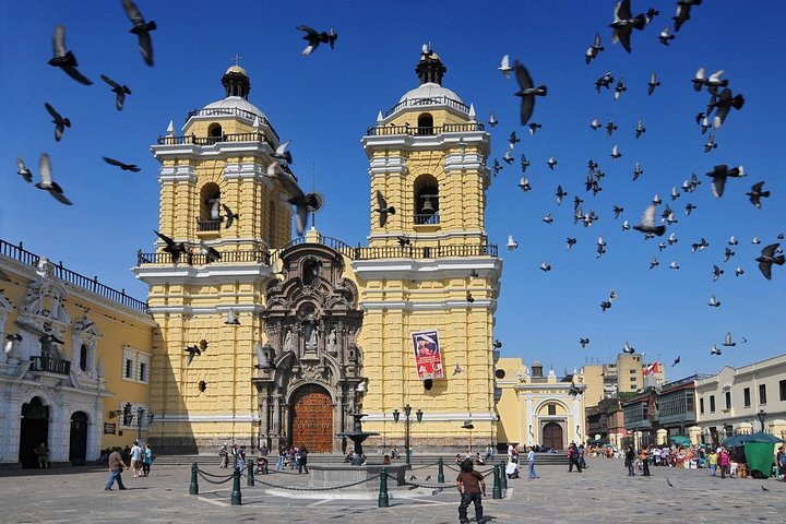 A Journey Through Time: Lima's Historic Center & Catacombs Tour