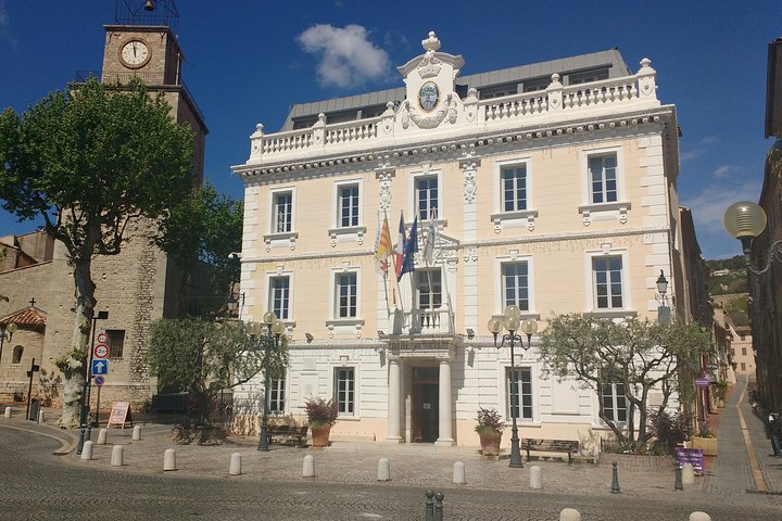 Full-Day 3 Village Tour of Provence: Splendid & Secret