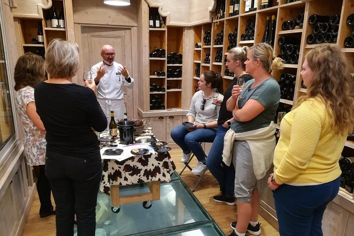 Savoy wine and cheese tasting in Annecy