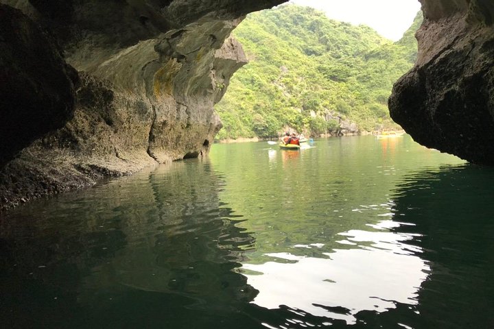 Cat Ba Island: Full-day Tour Lan Ha Bay with Luxury Cruise