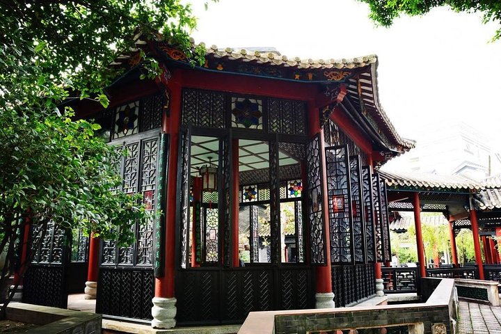 Foshan Qinghui Garden and Fengjian Water Town Private Day Tour from Guangzhou