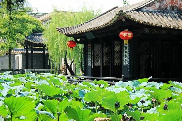 Foshan Qinghui Garden and Fengjian Water Town Private Day Tour from Guangzhou