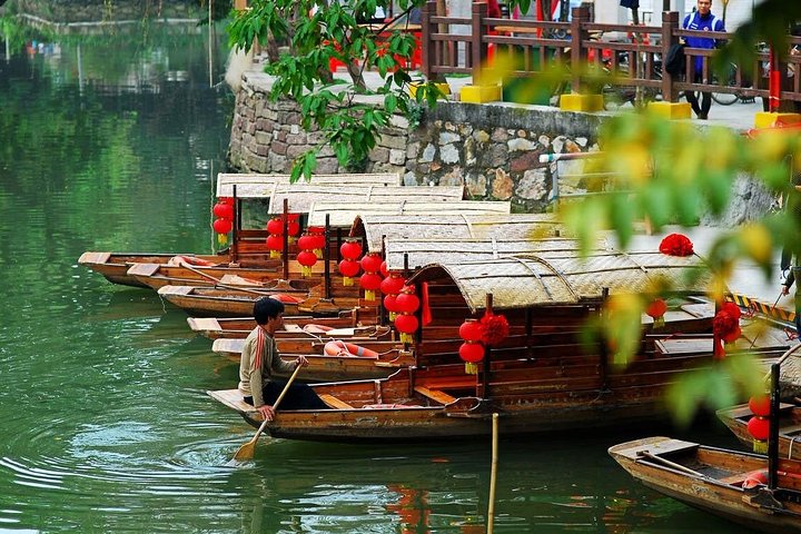 Foshan Qinghui Garden and Fengjian Water Town Private Day Tour from Guangzhou