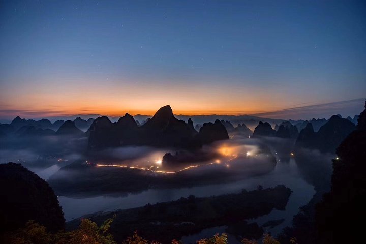 Yangshuo Xianggong Hill Sunrise and Longji Rice Terraces Private Day Tour