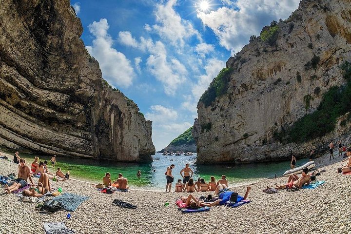 Blue cave & Hvar, 5 islands speed boat tour, luxuy seats in shade