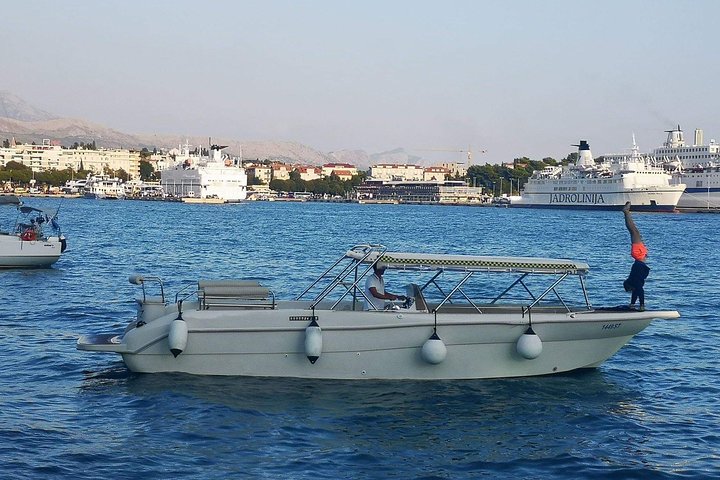 Blue cave & Hvar, 5 islands speed boat tour, luxuy seats in shade