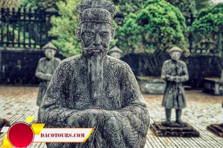 Hue Citadel tour by authentic Train via Hai Van Pass from Da Nang