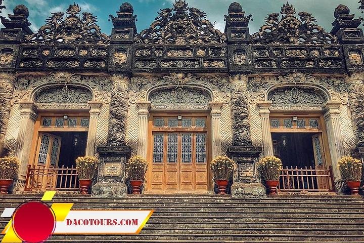 Hue Citadel tour by authentic Train via Hai Van Pass from Da Nang