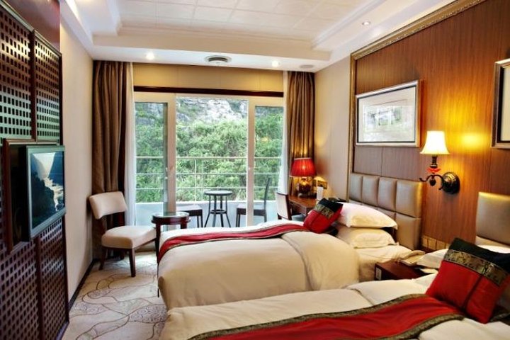 Yangtze River Deluxe Cruise 5D/4N from Yichang to Chongqing