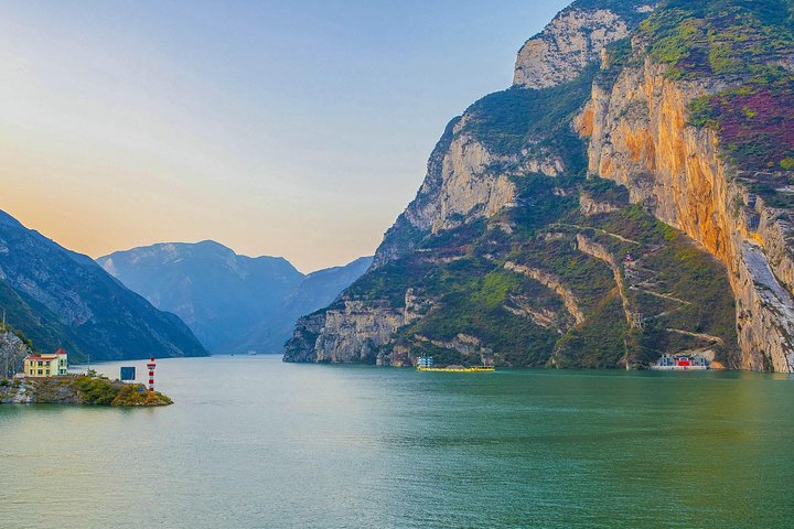Yangtze River Deluxe Cruise 5D/4N from Yichang to Chongqing