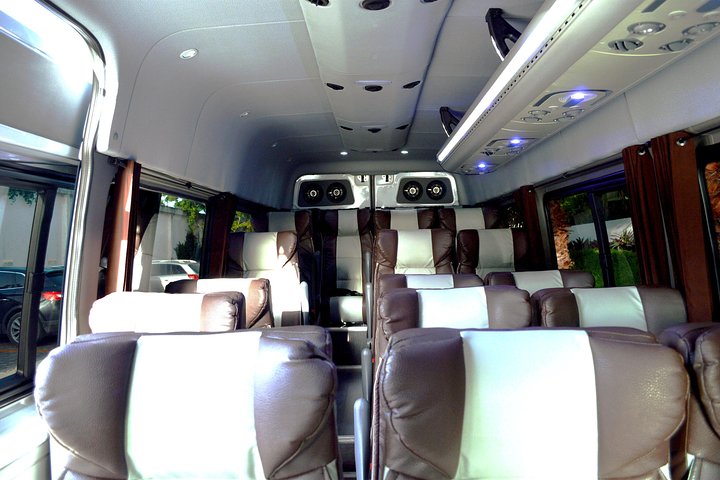 Shared Round-Trip Transfer: Saint Lucia International Airport