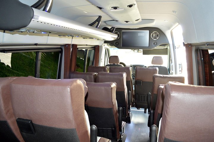 Shared Round-Trip Transfer: Saint Lucia International Airport