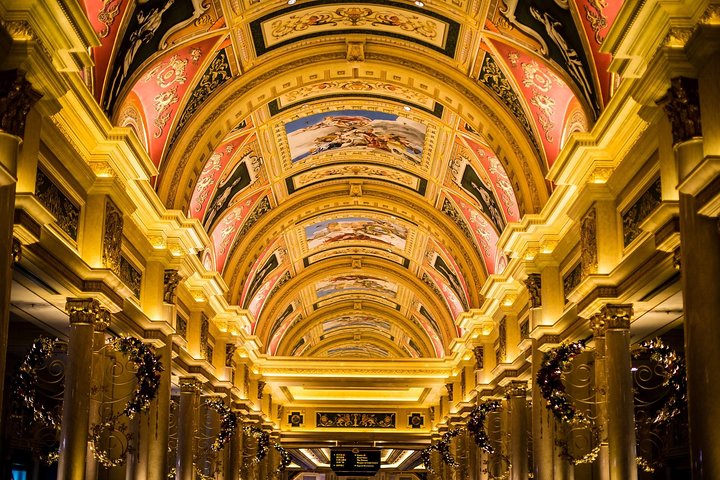 Macau All-Inclusive Seat-In-Coach Day Tour from Hong Kong