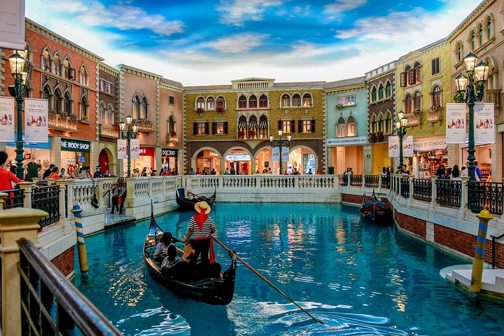 Macau All-Inclusive Seat-In-Coach Day Tour from Hong Kong