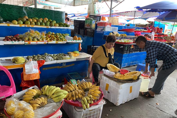 Sanya Shore Excursion: Sanya Luhuitou Park & Local Grocery Market visit