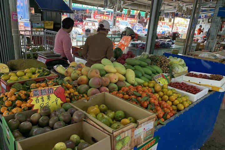 Guided Walking Tour to experience life of a local Hainanese