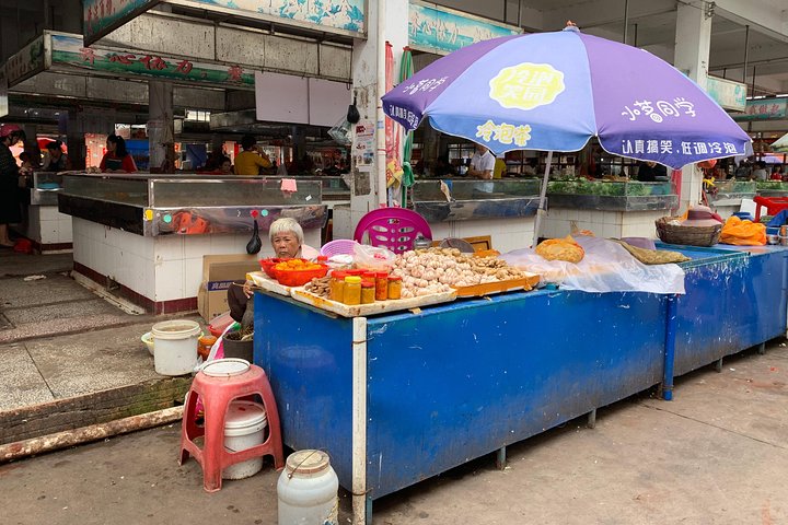 Guided Walking Tour to experience life of a local Hainanese