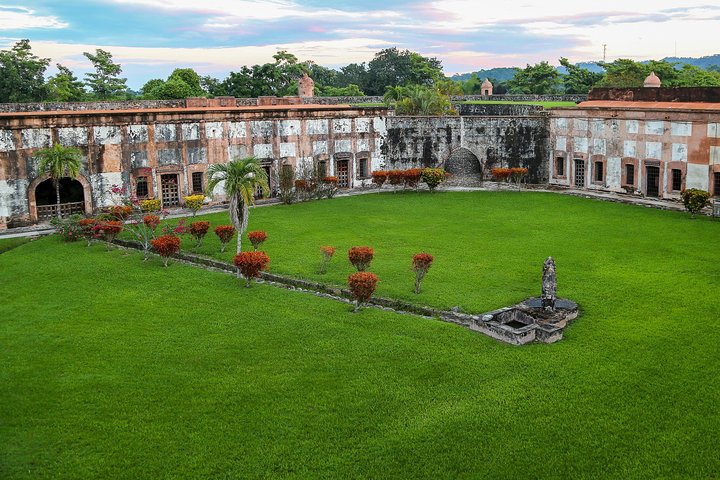 Omoa Day Tour from San Pedro Sula