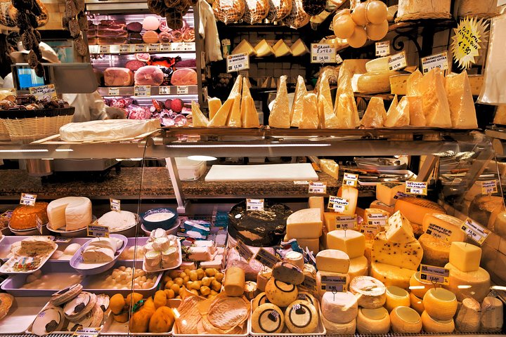Small-group Street food tour in Aosta
